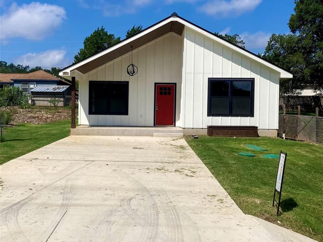1127 Greenhill DR