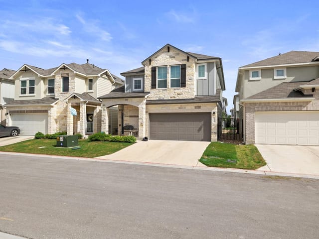 1128 Autumn Heather Dr
