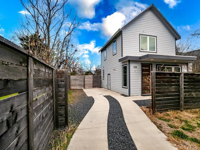1128 Mason Ave Unit #2