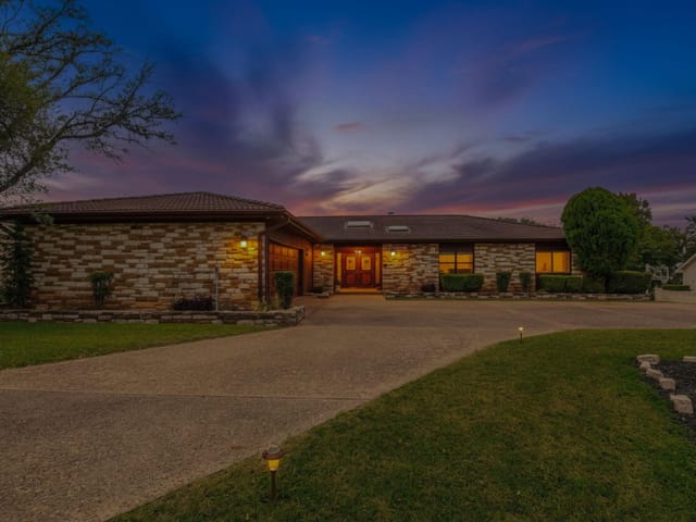 113 Indian Bend DR - front exterior - Luxury home in Lakeway Sec 29, Lakeway, TX