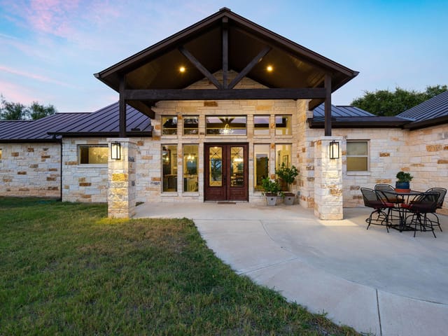 113 Jayhawk CT