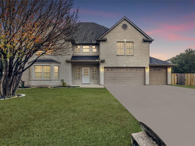 113 Silver Lace Ln