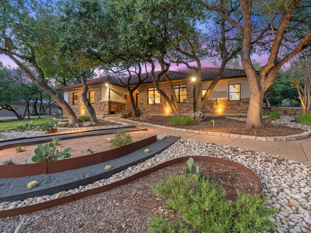 113 Silverstone DR