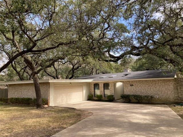 113 Westlake Dr