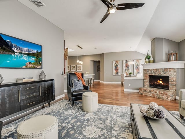 11304 Savin Hill Ln