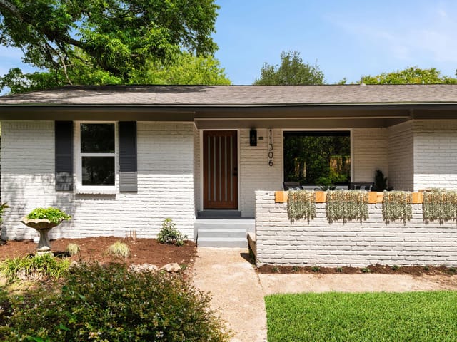 11306 Eubank Dr