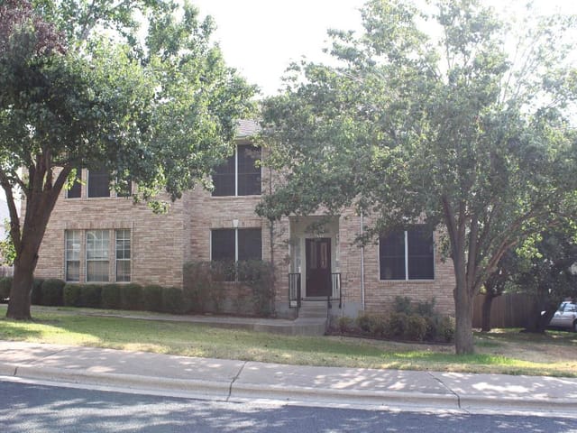 11307 Savin Hill Ln