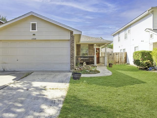 11310 Robert Wooding DR
