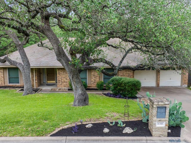 11311 ALHAMBRA Dr
