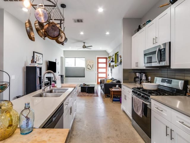 1133 Brookswood Ave Unit #A