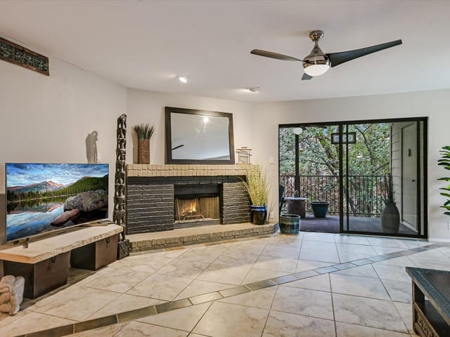 1135 Barton Hills Dr Unit #206