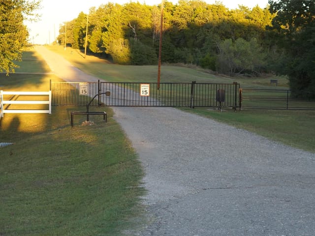 1135 Private Road 7039