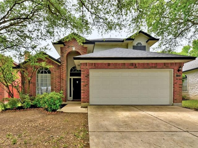 1135 Tetbury Ln