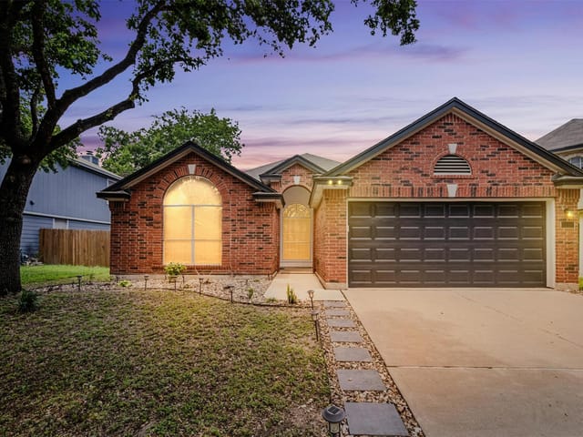 1136 Brecon Ln