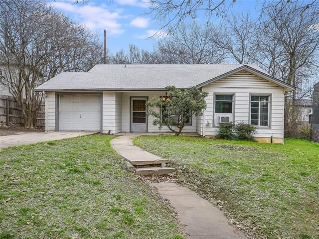 1137 Gillespie Pl