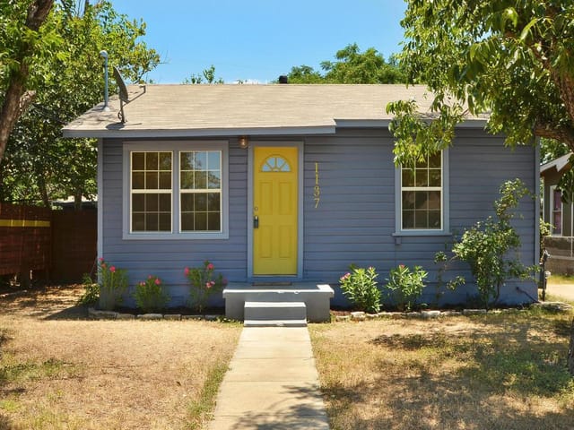 1137 Mansell Ave