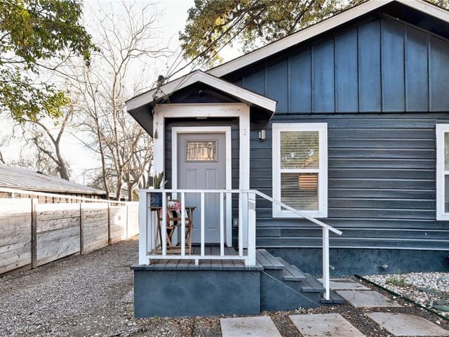 1139 1/2 Poquito St Unit #1