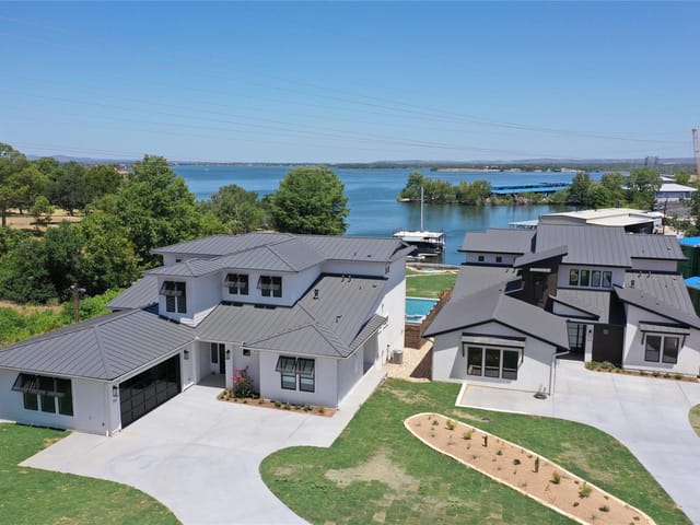 114 Captains Cove