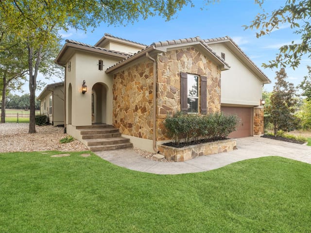 114 Cimarron Hills Trl E