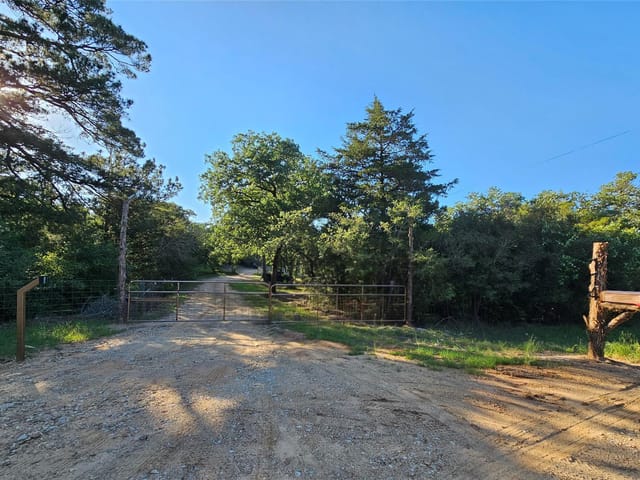 114 Fealy Rd