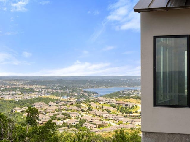 114 Montana Del Oro WAY - property photo 1 - Luxury home in Rough Hollow, Lakeway, TX