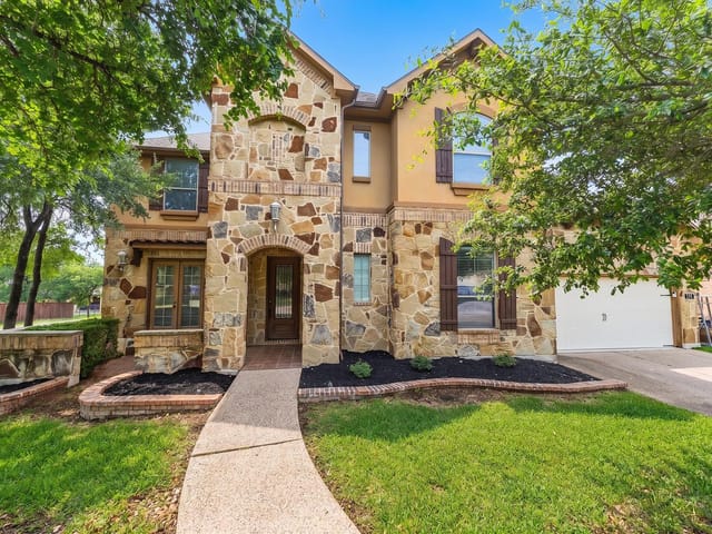 114 Saddle Ridge DR