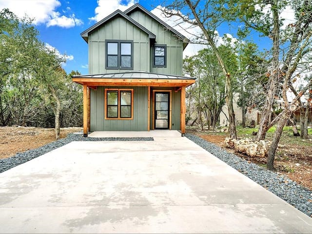 114  SHADY BLUFF Dr