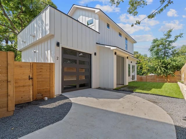 1140 Northwestern Ave Unit #2