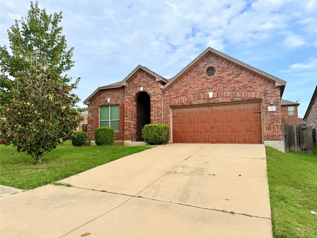 1140  Yellow Iris Rd