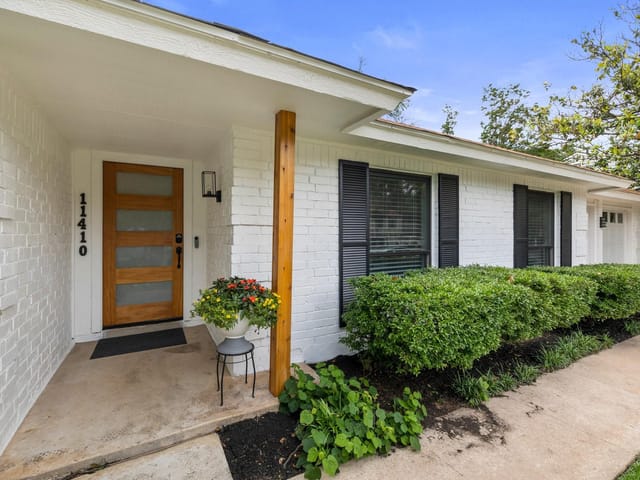 11410 Santa Cruz Dr