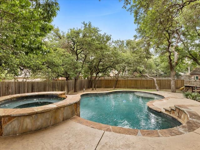 11413 Georgian Oaks Dr