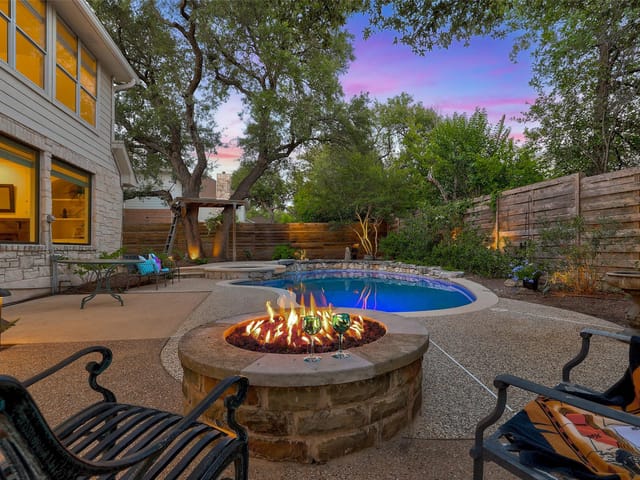 View 11413 Rockwell PL in Estates Brentwood 11413 Rockwell PL - property photo 1 - Luxury home in Estates Brentwood, Austin, TX