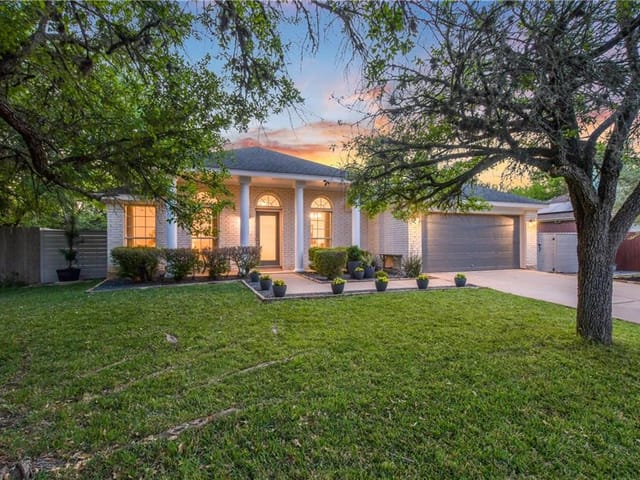 11414 Esperanza Dr