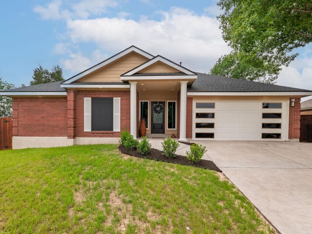 11418 Birchover Ln