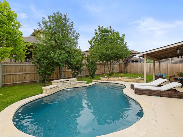 1143 Huntington TRL