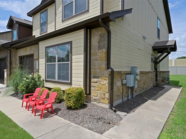 11433 Lost Maples Trl