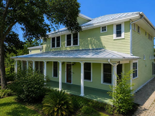 1150 San Bernard ST Unit #1 - front exterior - Luxury home in Robertson George L, Austin, TX
