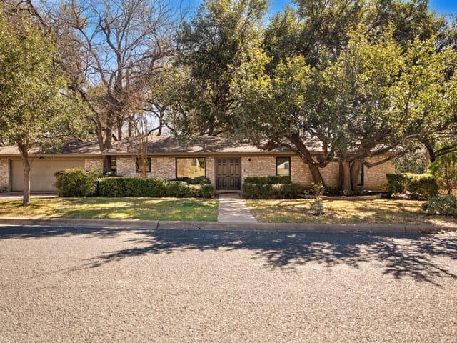 11501 Trinity Hill DR