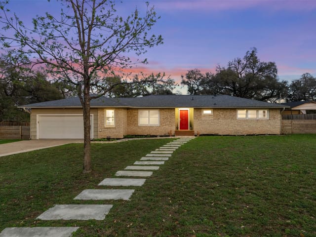 11503 Hunters LN