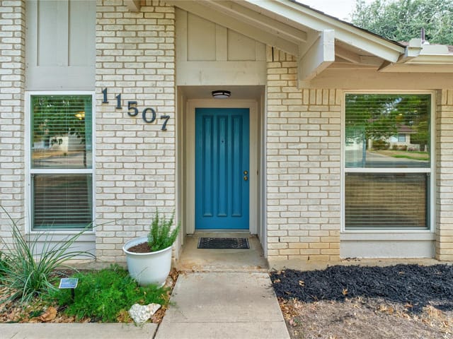 11507 Pyreneese DR