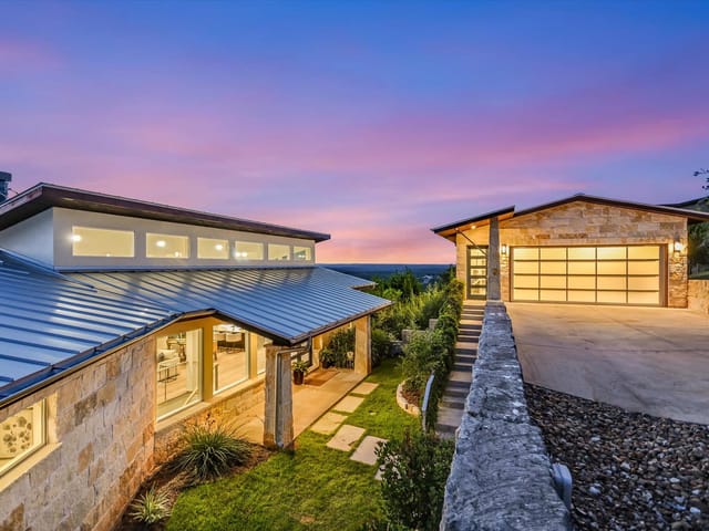 1151 Eagle Point DR