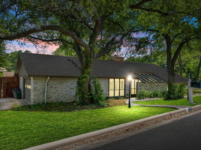 11525 Spring Hill DR