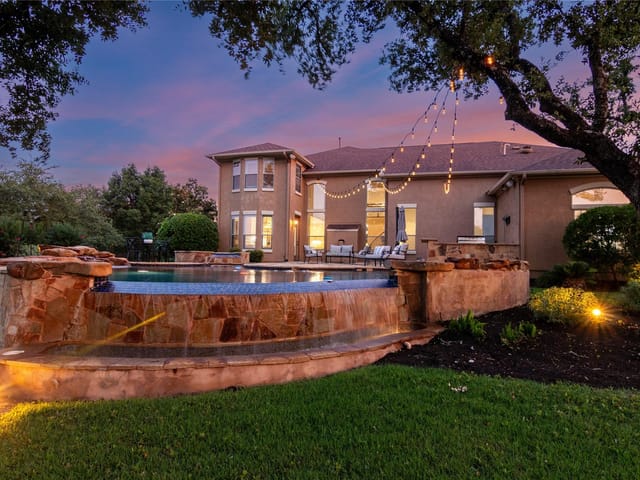 116 Whitley Dr
