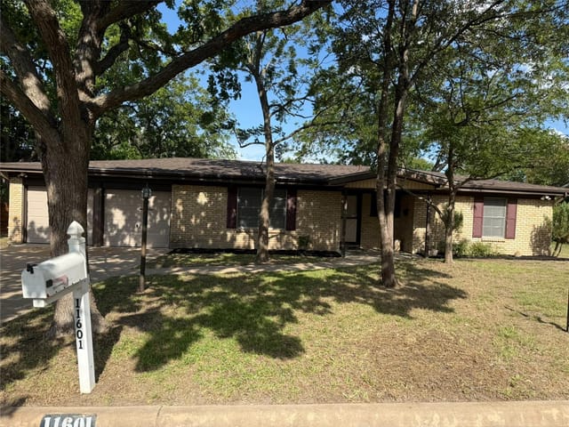 11601 Oak Trl