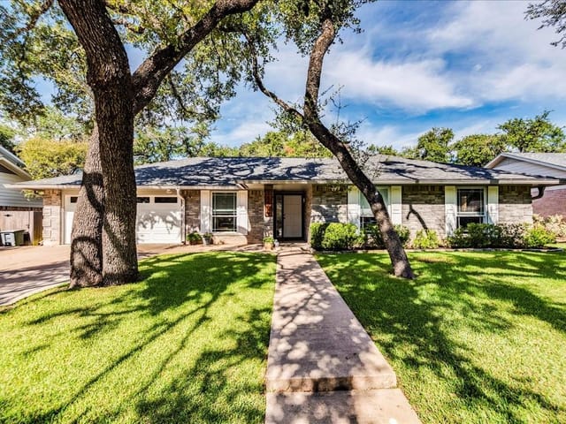 11602 Three Oaks Trl