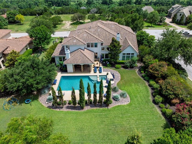 11612 Shoreview Overlook CV - property photo 1 - Luxury home in Steiner Ranch Ph 01 Sec 10D, Austin, TX