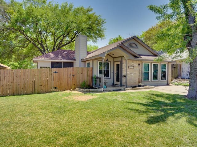 11613 Pearwood Pl