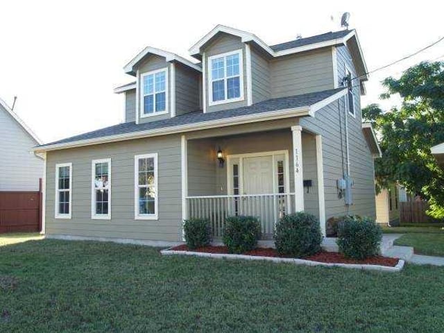 1164 Navasota St