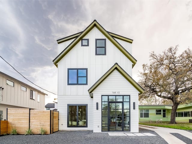 1168 1/2 Ridgeway Dr Unit #1