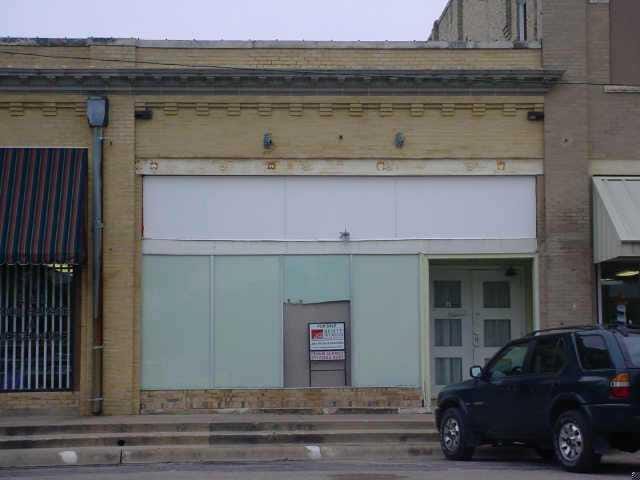 117 E 3rd ST